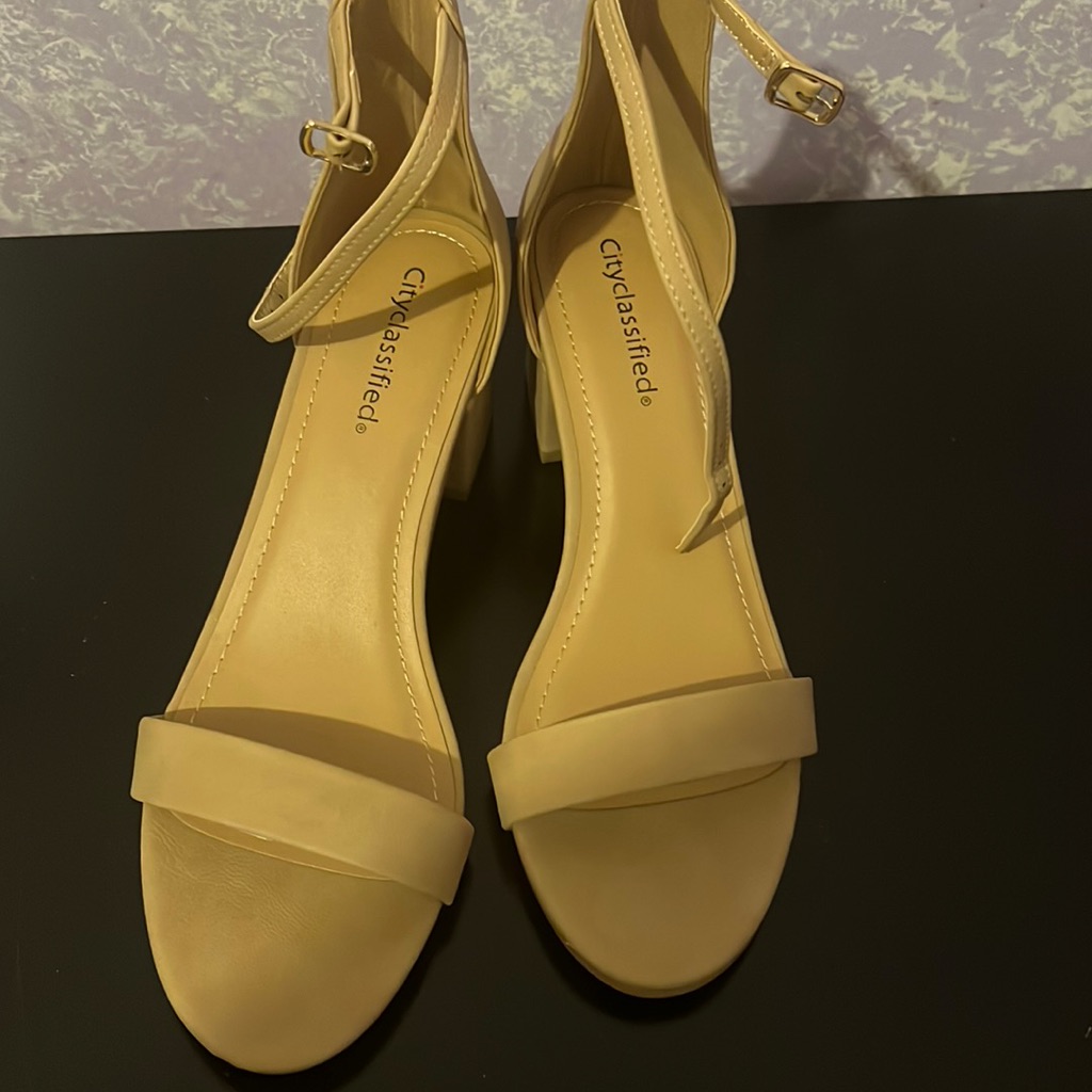 Selling Heels They Are New Never Worn